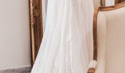 Boutique de mariage proposant des robes de mariées et des accessoires style bohème à Saint-Gilles